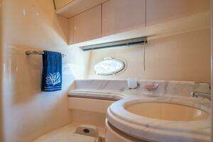 2001 Azimut 46 thumbnail 63