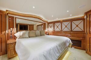 Cheoy Lee 95 FOOTLOOSE - VIP Stateroom