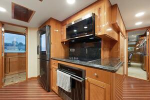 Cheoy Lee 95 FOOTLOOSE - Galley