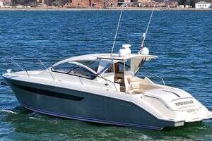2015 Pursuit SC 365i Sport Coupe thumbnail 1