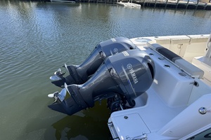 27ft Robalo Yacht For Sale