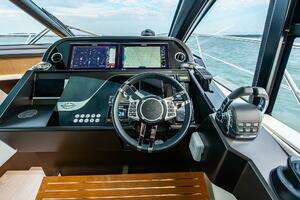 2021 Sunseeker Predator 60 EVO thumbnail 2
