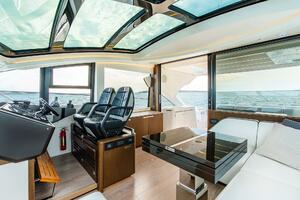 60FT (18.29M) SUNSEEKER Worth Avenue Yachts