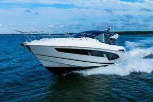 2021 Sunseeker Predator 60 EVO thumbnail 1