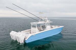 40FT (12.24M) INVINCIBLE Worth Avenue Yachts