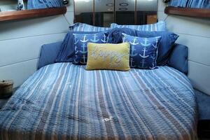 45ft Bayliner Yacht For Sale