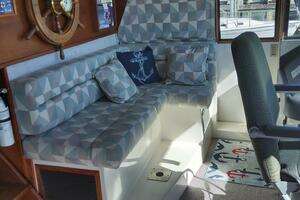 1991 Bayliner 4588 Pilothouse Motoryacht thumbnail 11