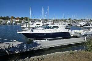 2008 Tiara Yachts 4300 Sovran thumbnail 1