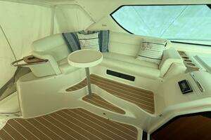 2008 Tiara Yachts 4300 Sovran thumbnail 3