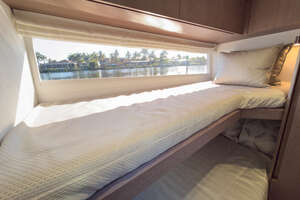 2022 Galeon 510 SKY thumbnail 32
