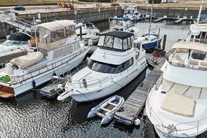 Still Not My Fault 39ft Carver Yacht For Sale