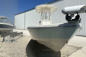 2016 Pathfinder 2400 TRS thumbnail 7