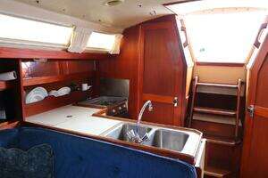 1987 Catalina 34 thumbnail 12