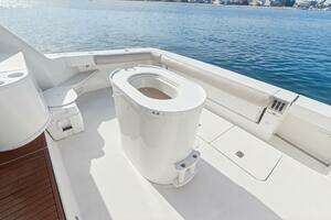2000 Sea Ray 370 Express Cruiser thumbnail 36