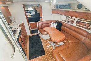 2000 Sea Ray 370 Express Cruiser thumbnail 3