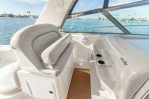 2000 Sea Ray 370 Express Cruiser thumbnail 54