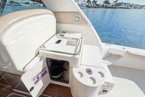2000 Sea Ray 370 Express Cruiser thumbnail 55