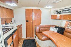 2000 Sea Ray 370 Express Cruiser thumbnail 15