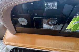 2009 Fountaine Pajot Cumberland 46 thumbnail 29