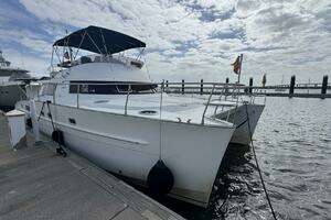 2009 Fountaine Pajot Cumberland 46 thumbnail 1