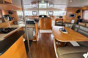 2009 Fountaine Pajot Cumberland 46 thumbnail 7