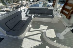Viking 52 SILENT PARTNER - Helm Seating