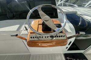 2007 Viking 52 Open thumbnail 14