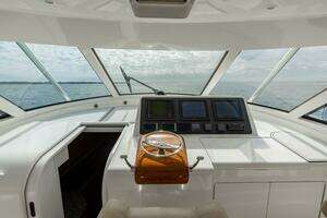 2015 Viking 52 Sport Tower thumbnail 39