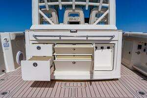 2019 Boston Whaler 380 Outrage thumbnail 26