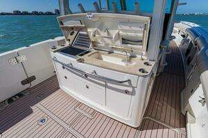 2019 Boston Whaler 380 Outrage thumbnail 27