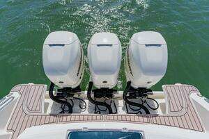 2019 Boston Whaler 380 Outrage thumbnail 33