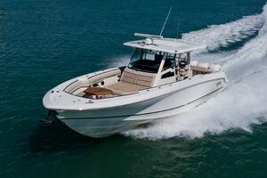 38FT (11.58M) BOSTON WHALER