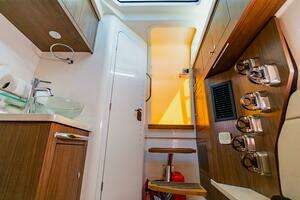 2019 Boston Whaler 380 Outrage thumbnail 47