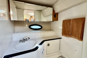 Floating Options 32ft Regal Yacht For Sale