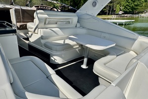 Floating Options 32ft Regal Yacht For Sale