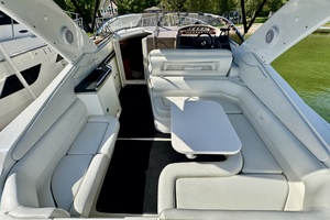 Floating Options 32ft Regal Yacht For Sale