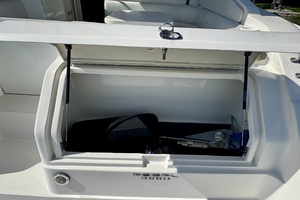 Floating Options 32ft Regal Yacht For Sale