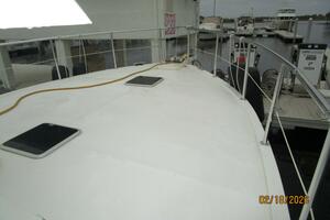 37' Great Harbour foredeck2