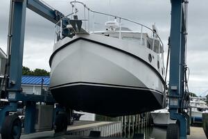 37' Great Harbour hauled out1
