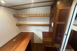 37' Great Harbour port guest-office forward