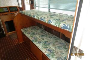 37' Great Harbour salon starboard berths1