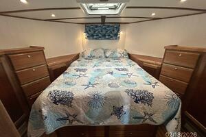 37' Great Harbour master stateroom