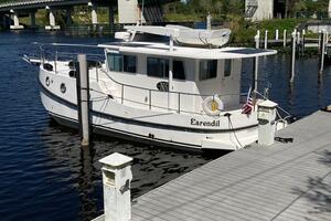 37' Great Harbour port aft profile1
