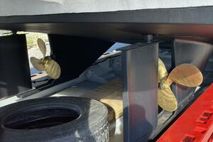 37' Great Harbour running gear