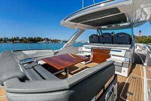2019 Tiara Yachts 38 LS thumbnail 11