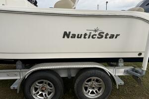 Photo 5944960 for 2022 NauticStar 2302 Legacy  
