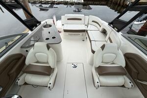 Photo 5967678 for 2016 Chaparral 264 Sunsesta  