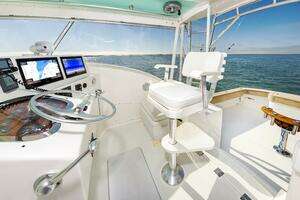 2003 Custom Carolina 40 Layton Express thumbnail 17