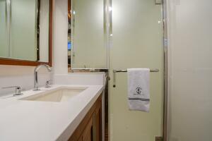 Master Stateroom Head Facing Port