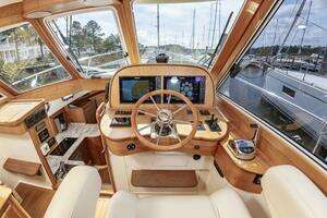 2018 Legacy 36 thumbnail 20